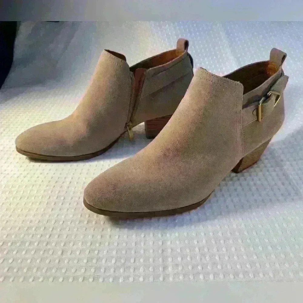 Like new, Franco Sarto, suede, booties, in tan color. Like new condition, sz 10.